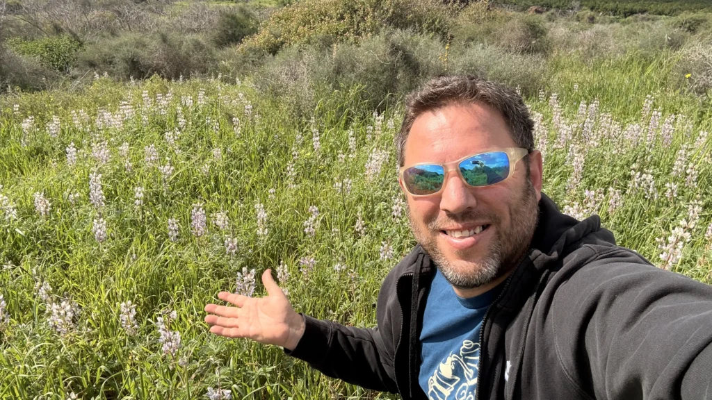 פריחת התורמוסים בבני דרור עם סלפי שלי