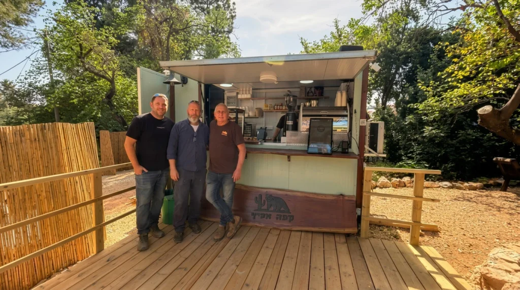 קפה אסיף ביגור תמונה עם עידן ועופר